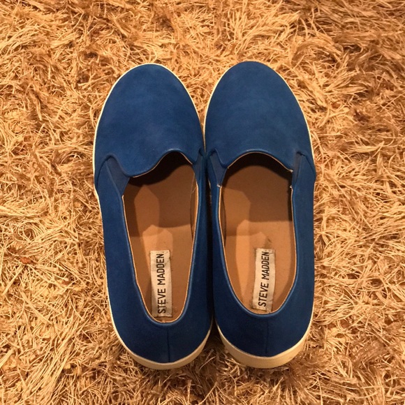 Steve Madden ‘Buhba’ Suede Slip On Sneakers - Picture 3 of 6